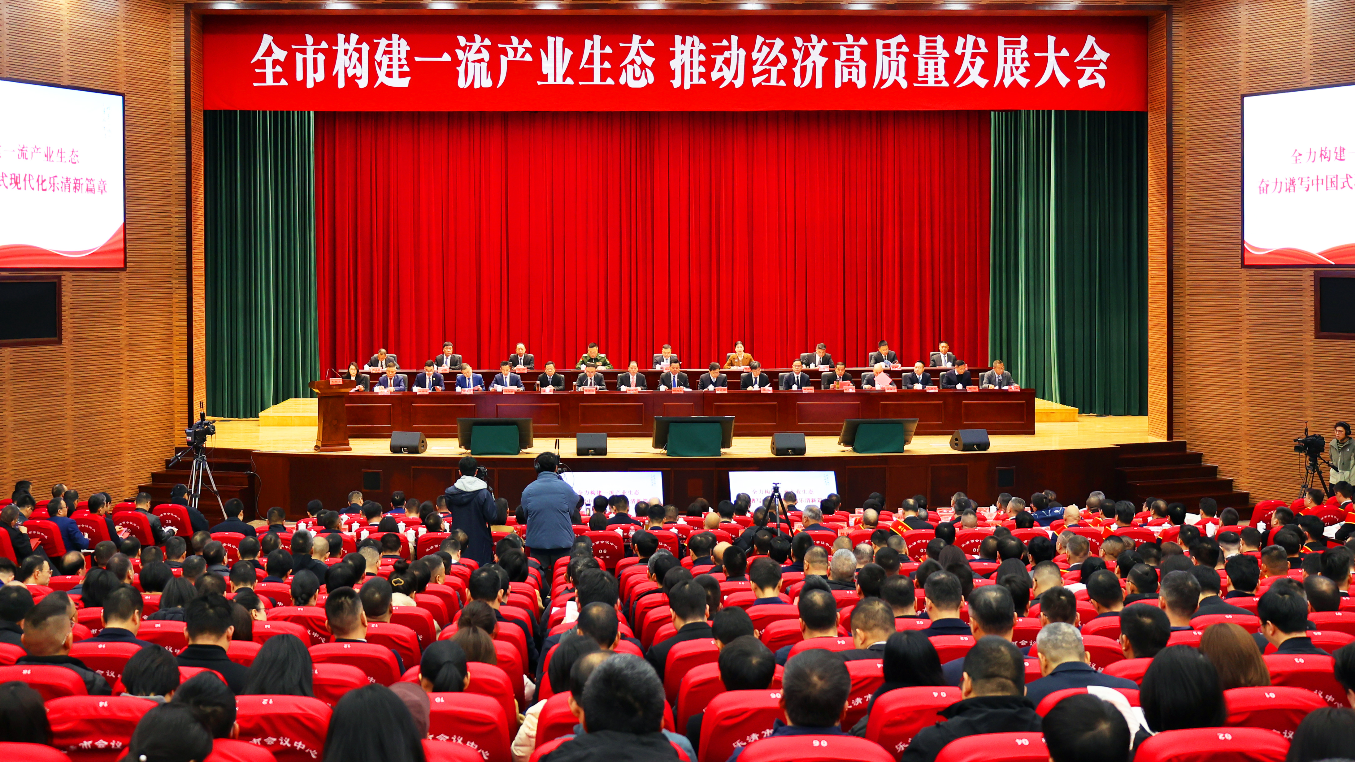 开门捷报！40001百老汇获多项“热辣滚烫”大奖